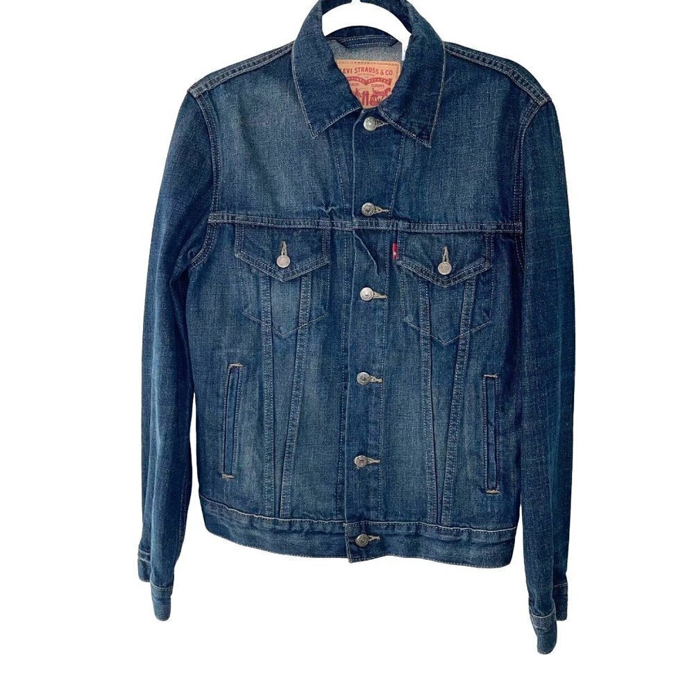 Levi's Women's Denim Trucker Jacket Blue Size Small Pure Cotton Cuffs Buttons